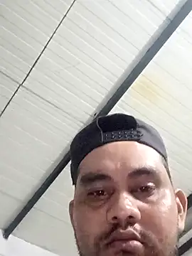 travieso2893 online show from November 12, 2025, 4:38 am