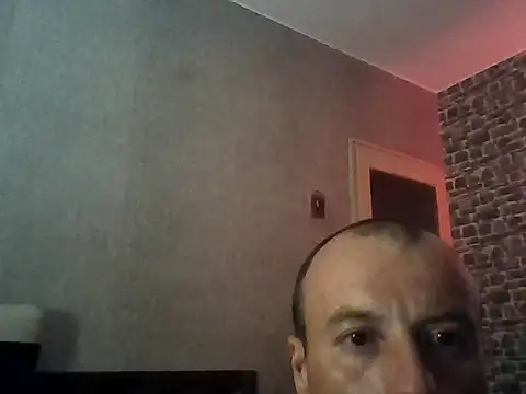 Nikolaiyy online show from May 1, 2026, 1:43 am