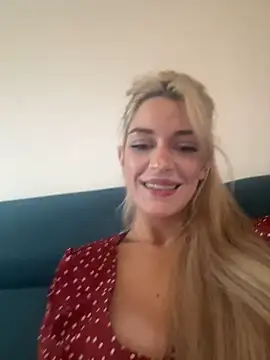 Snapshot of Lolitaxlola chatting on March 17, 2025, 10:06 am Lolitaxlola online show from March 17, 2025, 10:06 am