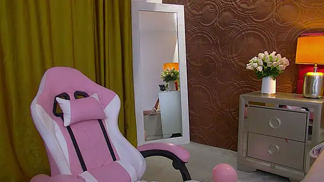 Snapshot of IrisMonn chatting on March 7, 2025, 8:56 am IrisMonn online show from March 7, 2025, 8:56 am