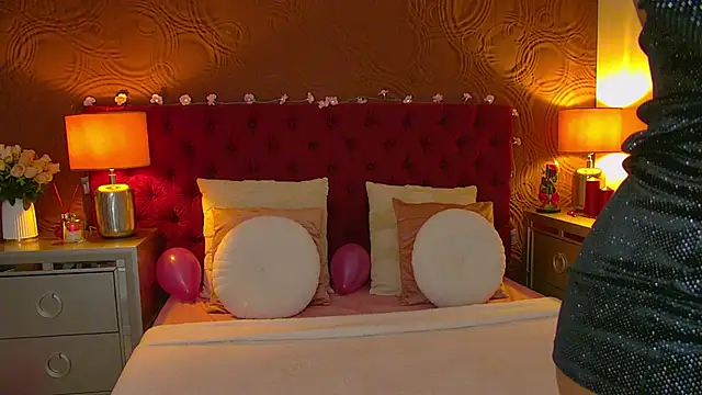 Snapshot of IrisMonn chatting on February 19, 2026, 5:37 am IrisMonn online show from February 19, 2026, 5:37 am