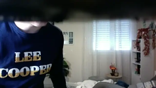 Snapshot of enzolb chatting on November 5, 2025, 8:39 am enzolb online show from November 5, 2025, 8:39 am