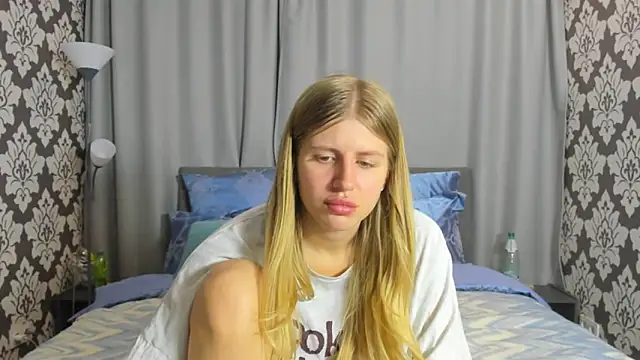 Snapshot of kirraa_ chatting on September 11, 2025, 7:25 pm kirraa online show from September 11, 2025, 7:25 pm