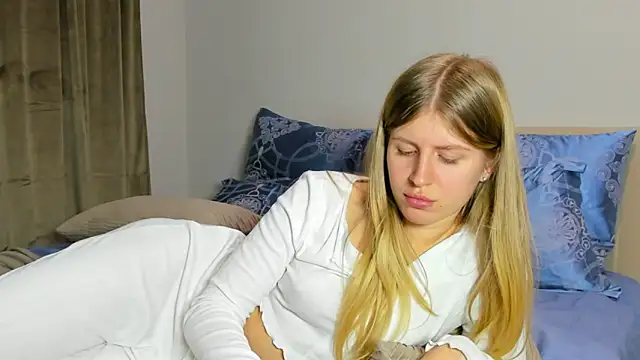 Snapshot of kirraa_ chatting on December 1, 2025, 7:15 pm kirraa online show from December 1, 2025, 7:15 pm