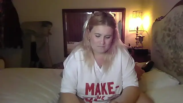 JosieAndYou online show from September 12, 2025, 9:03 pm