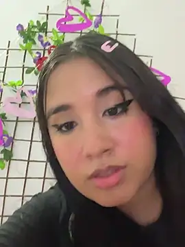 melyescobar online show from March 17, 2025, 12:04 pm