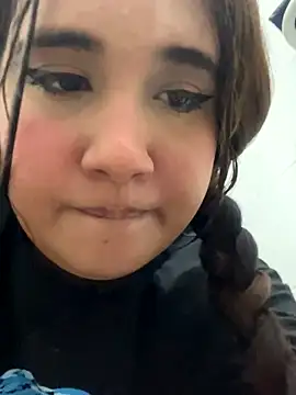 melyescobar online show from October 22, 2025, 3:39 am