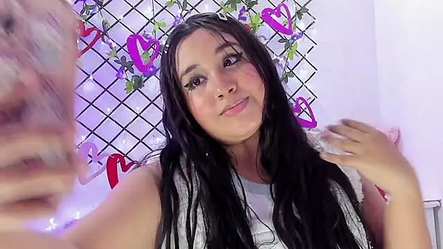 melyescobar online show from March 18, 2025, 3:02 am