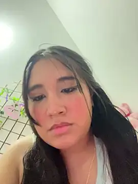 melyescobar online show from March 13, 2025, 12:02 pm