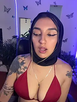 Snapshot of Lia-mitch chatting on July 2, 2026, 6:58 pm Lia-mitch online show from July 2, 2026, 6:58 pm
