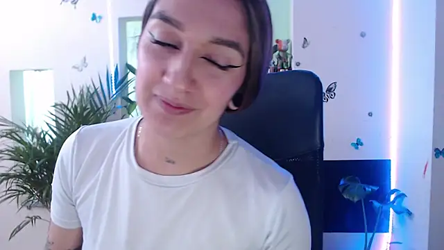 Snapshot of Lia-mitch chatting on September 16, 2025, 5:36 pm Lia-mitch online show from September 16, 2025, 5:36 pm