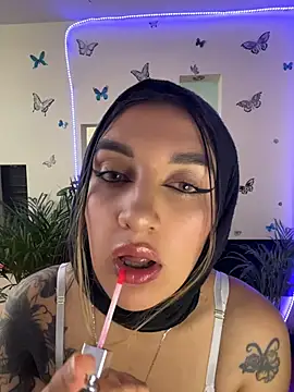 Snapshot of Lia-mitch chatting on July 28, 2026, 7:39 pm Lia-mitch online show from July 28, 2026, 7:39 pm