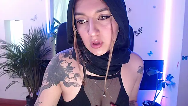 Snapshot of Lia-mitch chatting on September 9, 2025, 6:50 pm Lia-mitch online show from September 9, 2025, 6:50 pm