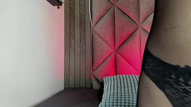 Snapshot of BriaConner_ chatting on November 17, 2025, 1:31 am BriaConner online show from November 17, 2025, 1:31 am