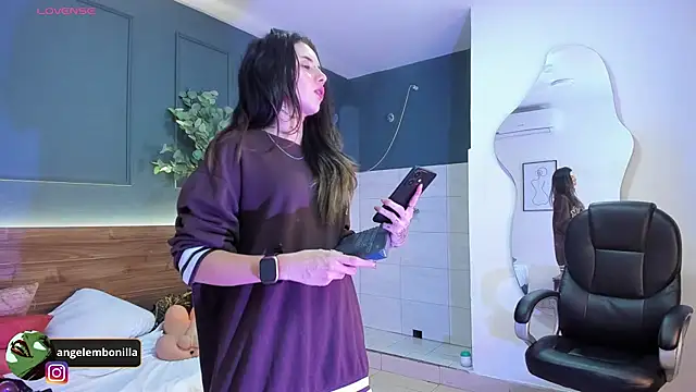 Snapshot of megan_morgan01 chatting on October 23, 2025, 12:20 am megan morgan01 online show from October 23, 2025, 12:20 am