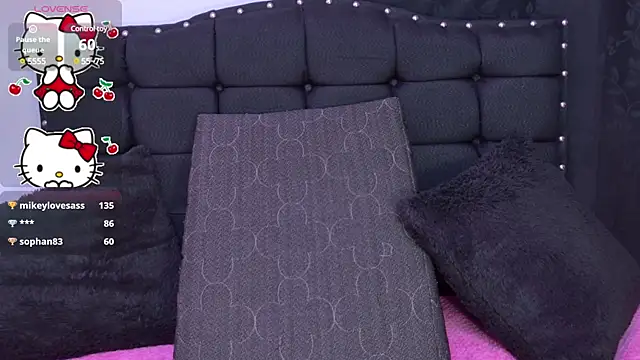 Snapshot of FULL_TENTATION_ chatting on March 19, 2025, 8:34 am FULL TENTATION online show from March 19, 2025, 8:34 am