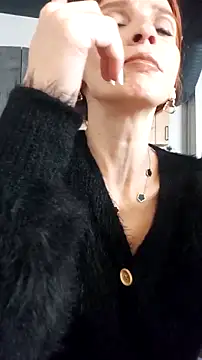 Snapshot of MinnieDrew chatting on November 20, 2025, 7:58 pm MinnieDrew online show from November 20, 2025, 7:58 pm