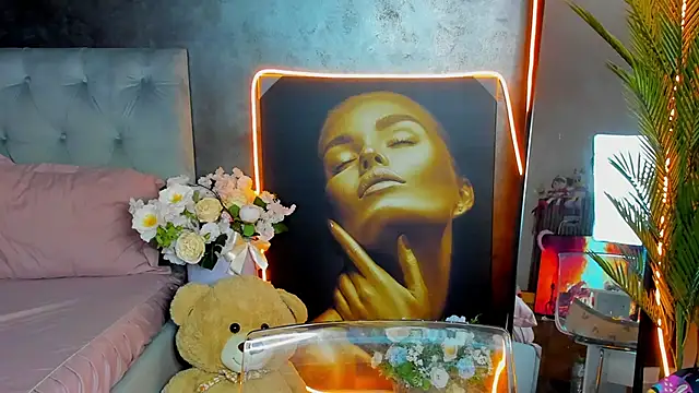 glossy blondegirl online show from September 24, 2025, 4:57 pm