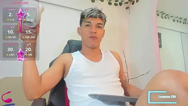 Snapshot of ryan_carter08 chatting on November 14, 2025, 3:10 am ryan carter08 online show from November 14, 2025, 3:10 am