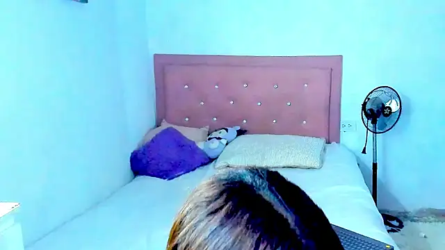 Snapshot of Criss_Ariana chatting on September 21, 2025, 8:36 pm Criss Ariana online show from September 21, 2025, 8:36 pm