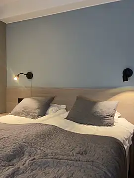 Olivia Collins1 online show from October 27, 2025, 11:38 pm