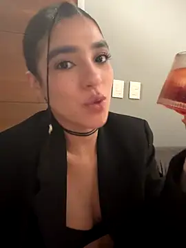 Olivia Collins1 online show from November 30, 2025, 5:19 am