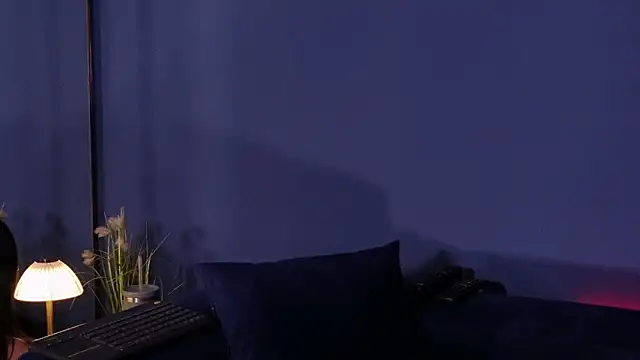 Snapshot of Olivia_Collins1 chatting on February 21, 2026, 12:23 am Olivia Collins1 online show from February 21, 2026, 12:23 am