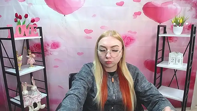 Snapshot of BeatriceFly chatting on April 25, 2026, 11:46 am BeatriceFly online show from April 25, 2026, 11:46 am