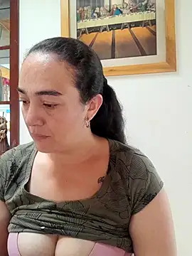 skayhot  online show from November 15, 2025, 1:37 pm