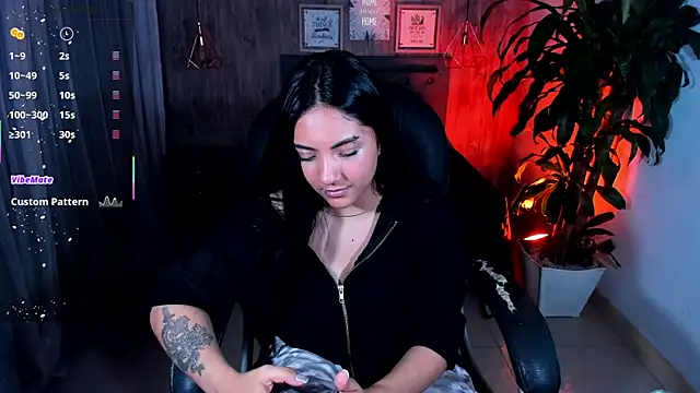 Snapshot of miichael_black chatting on November 27, 2025, 2:28 pm miichael black online show from November 27, 2025, 2:28 pm