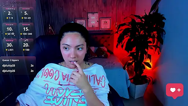 Snapshot of miichael_black chatting on February 26, 2025, 6:59 pm miichael black online show from February 26, 2025, 6:59 pm