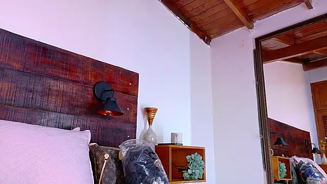 Snapshot of Celeste_sanz chatting on January 8, 2026, 10:10 am Celeste sanz online show from January 8, 2026, 10:10 am