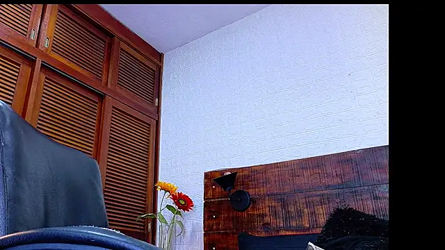 Celeste sanz online show from October 15, 2025, 10:12 am