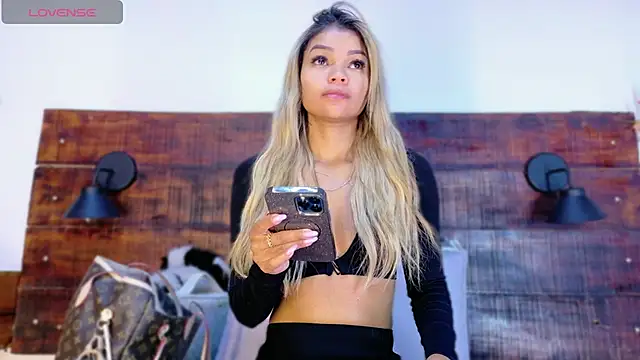 Snapshot of Celeste_sanz chatting on February 7, 2026, 10:01 am Celeste sanz online show from February 7, 2026, 10:01 am