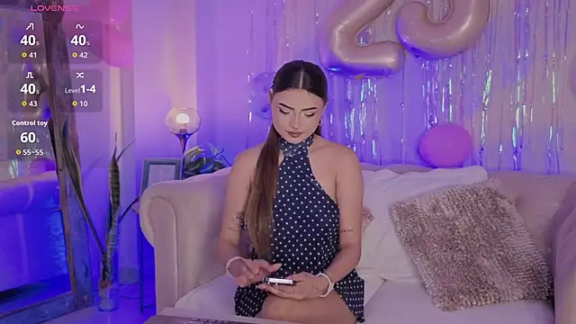 DahianaWalcott online show from October 23, 2025, 6:50 pm