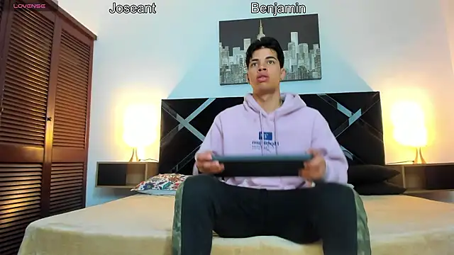 toyboys1 online show from March 13, 2026, 4:28 am