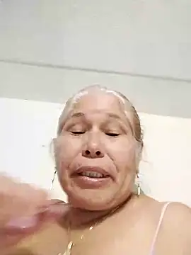 girl amada online show from November 10, 2025, 3:11 am