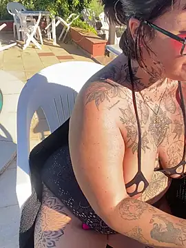 blondy40 online show from October 8, 2025, 2:07 pm