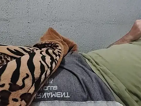 mfreitas005 online show from November 7, 2025, 12:59 am