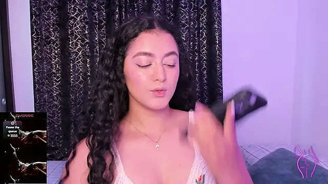 Snapshot of Adhara-zanne chatting on March 5, 2025, 3:18 pm Adhara-zanne online show from March 5, 2025, 3:18 pm