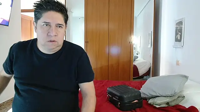 Snapshot of THIAGOEVA chatting on November 7, 2025, 8:41 am THIAGOEVA online show from November 7, 2025, 8:41 am