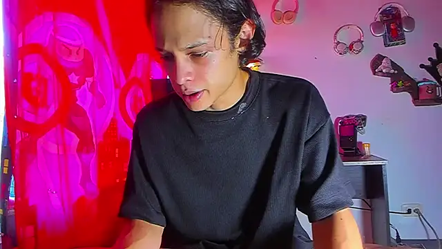 LilOwen  online show from June 28, 2026, 4:46 pm