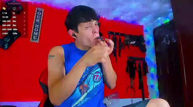 Snapshot of LilOwen_ chatting on March 12, 2025, 2:41 am LilOwen online show from March 12, 2025, 2:41 am