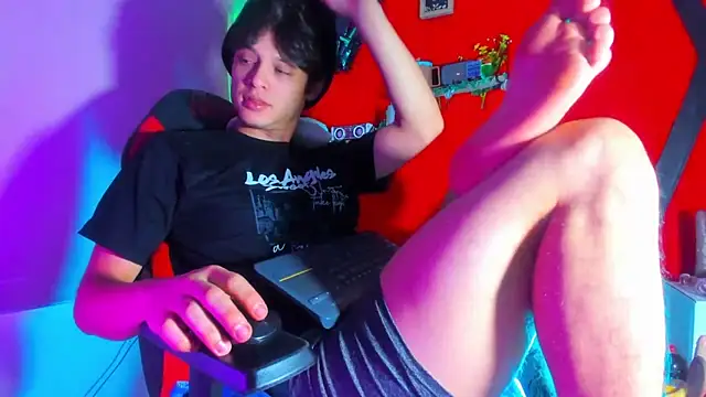 LilOwen  online show from November 27, 2025, 5:24 pm