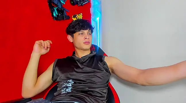 Snapshot of LilOwen_ chatting on March 3, 2025, 11:14 pm LilOwen online show from March 3, 2025, 11:14 pm