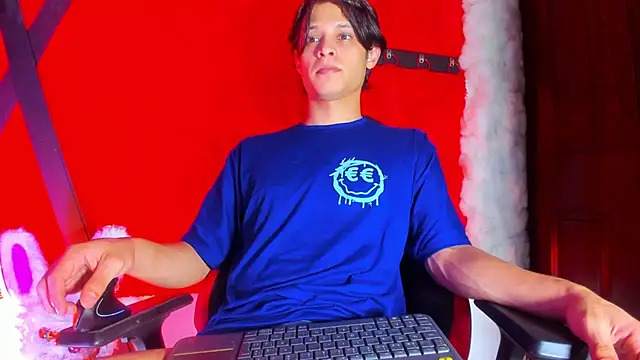 LilOwen  online show from March 16, 2026, 6:21 pm