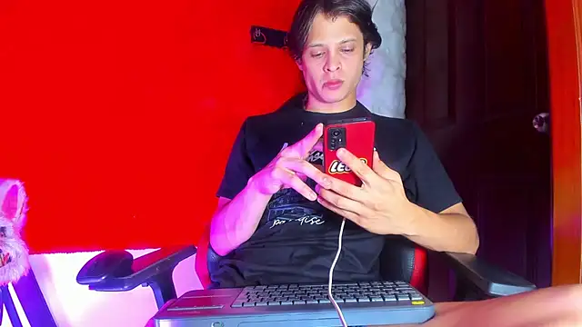 LilOwen  online show from April 2, 2026, 5:41 pm