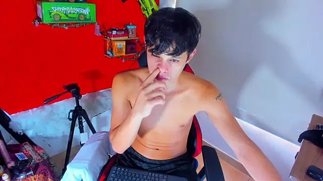 LilOwen  online show from October 22, 2025, 6:29 pm