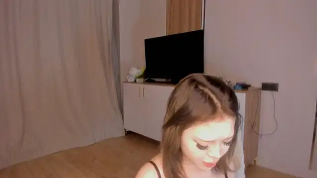 nacumi mi online show from April 10, 2026, 3:52 pm