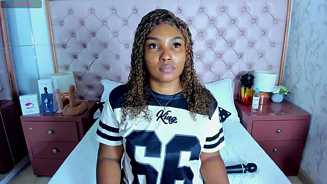 Isla Scott online show from March 21, 2025, 11:22 am